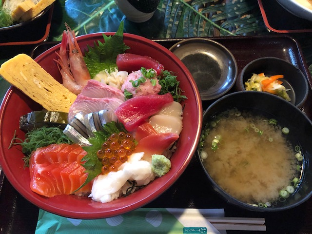 美味しかった海鮮丼 カトリホーム 注文住宅 山梨 甲府 河口湖 富士吉田 笛吹 甲斐 大月 都留