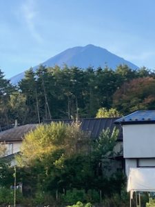 「初冠雪はまだ」